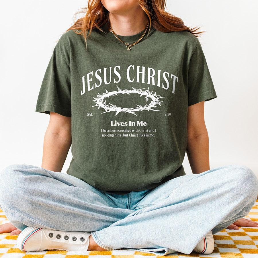 Jesus Christ lives in me unisex tee in moss color